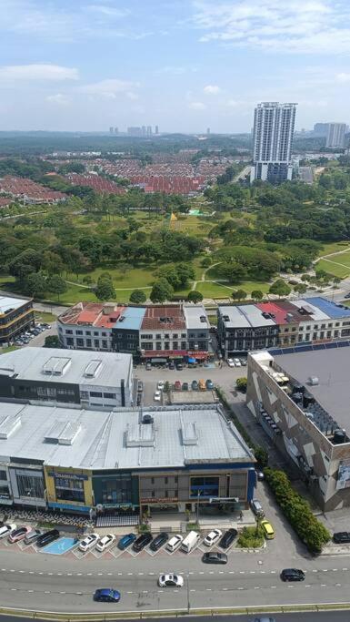 Appartement Sky Trees 4 Guests High Floor Smart Tv Garden View A1801 à Johor Bahru Extérieur photo