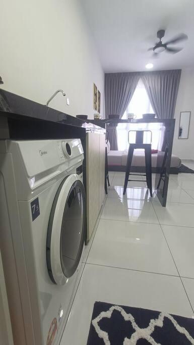 Appartement Sky Trees 4 Guests High Floor Smart Tv Garden View A1801 à Johor Bahru Extérieur photo